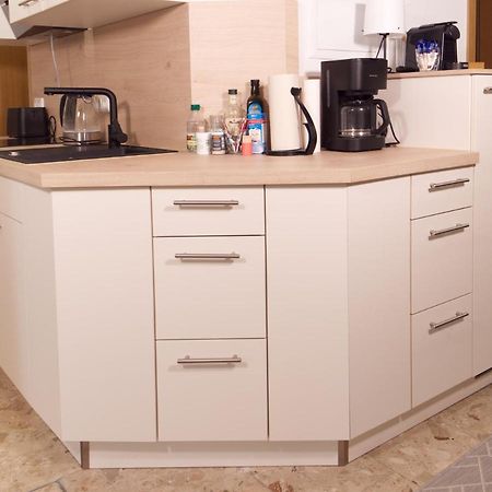 Bohnapartments Elisa - Wohlfuehlapartment Mit 2 Gratis Parkplaetzen Und 3 Schlafzimmern - Wlan - Vollausstattung Erfurt Exterior photo