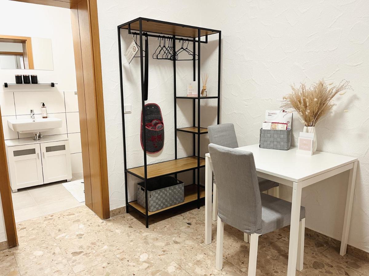 Bohnapartments Elisa - Wohlfuehlapartment Mit 2 Gratis Parkplaetzen Und 3 Schlafzimmern - Wlan - Vollausstattung Erfurt Exterior photo