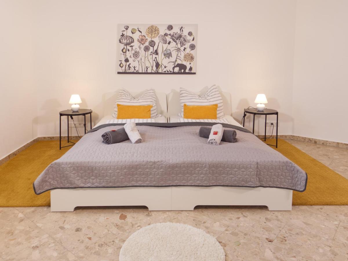 Bohnapartments Elisa - Wohlfuehlapartment Mit 2 Gratis Parkplaetzen Und 3 Schlafzimmern - Wlan - Vollausstattung Erfurt Exterior photo