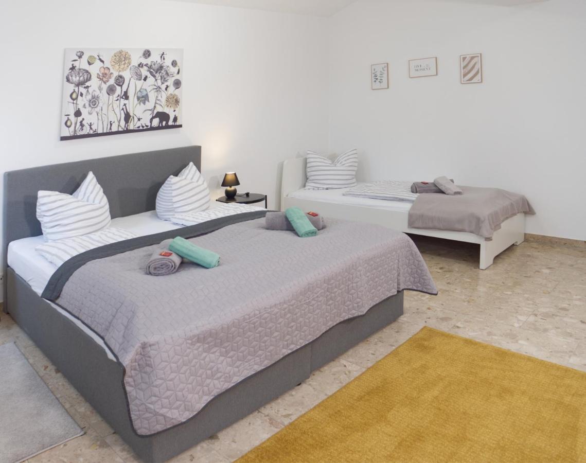 Bohnapartments Elisa - Wohlfuehlapartment Mit 2 Gratis Parkplaetzen Und 3 Schlafzimmern - Wlan - Vollausstattung Erfurt Exterior photo