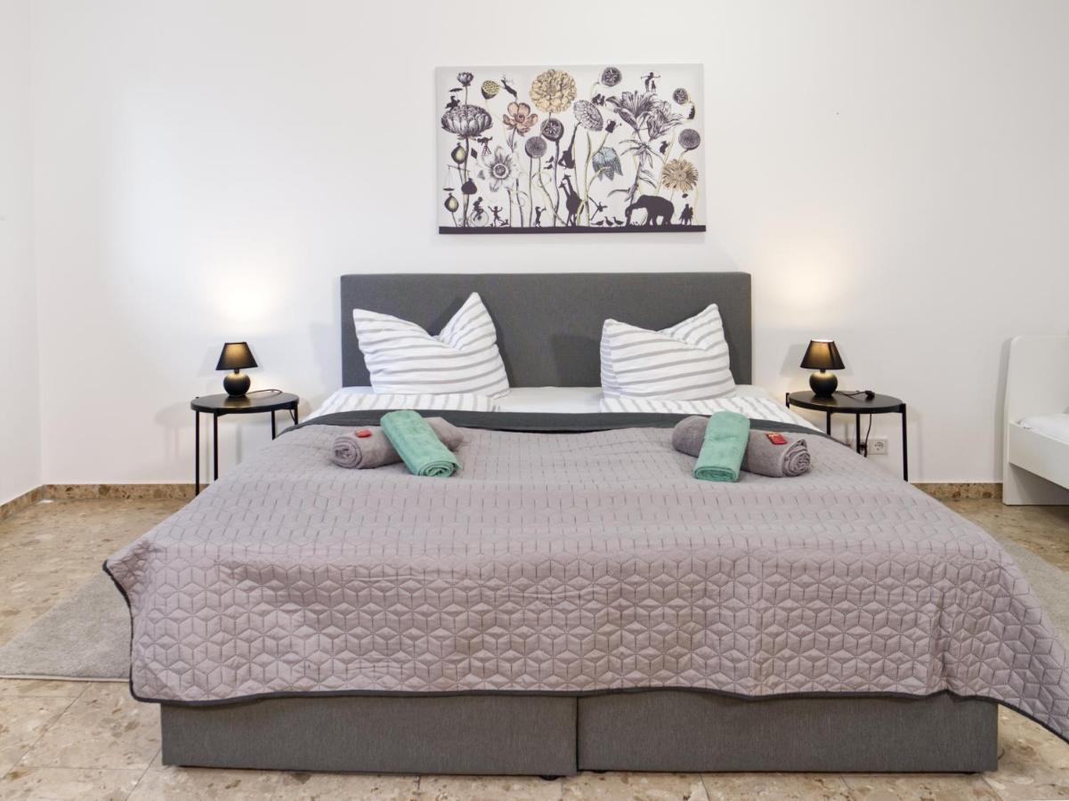 Bohnapartments Elisa - Wohlfuehlapartment Mit 2 Gratis Parkplaetzen Und 3 Schlafzimmern - Wlan - Vollausstattung Erfurt Exterior photo