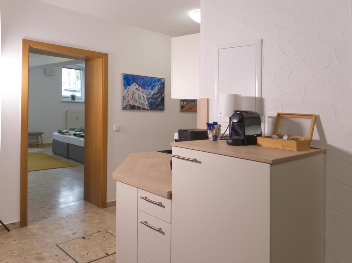 Bohnapartments Elisa - Wohlfuehlapartment Mit 2 Gratis Parkplaetzen Und 3 Schlafzimmern - Wlan - Vollausstattung Erfurt Exterior photo