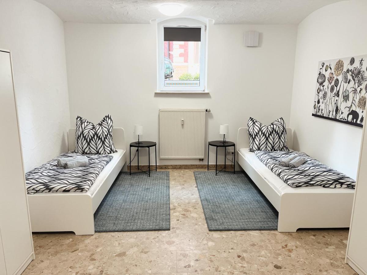 Bohnapartments Elisa - Wohlfuehlapartment Mit 2 Gratis Parkplaetzen Und 3 Schlafzimmern - Wlan - Vollausstattung Erfurt Exterior photo