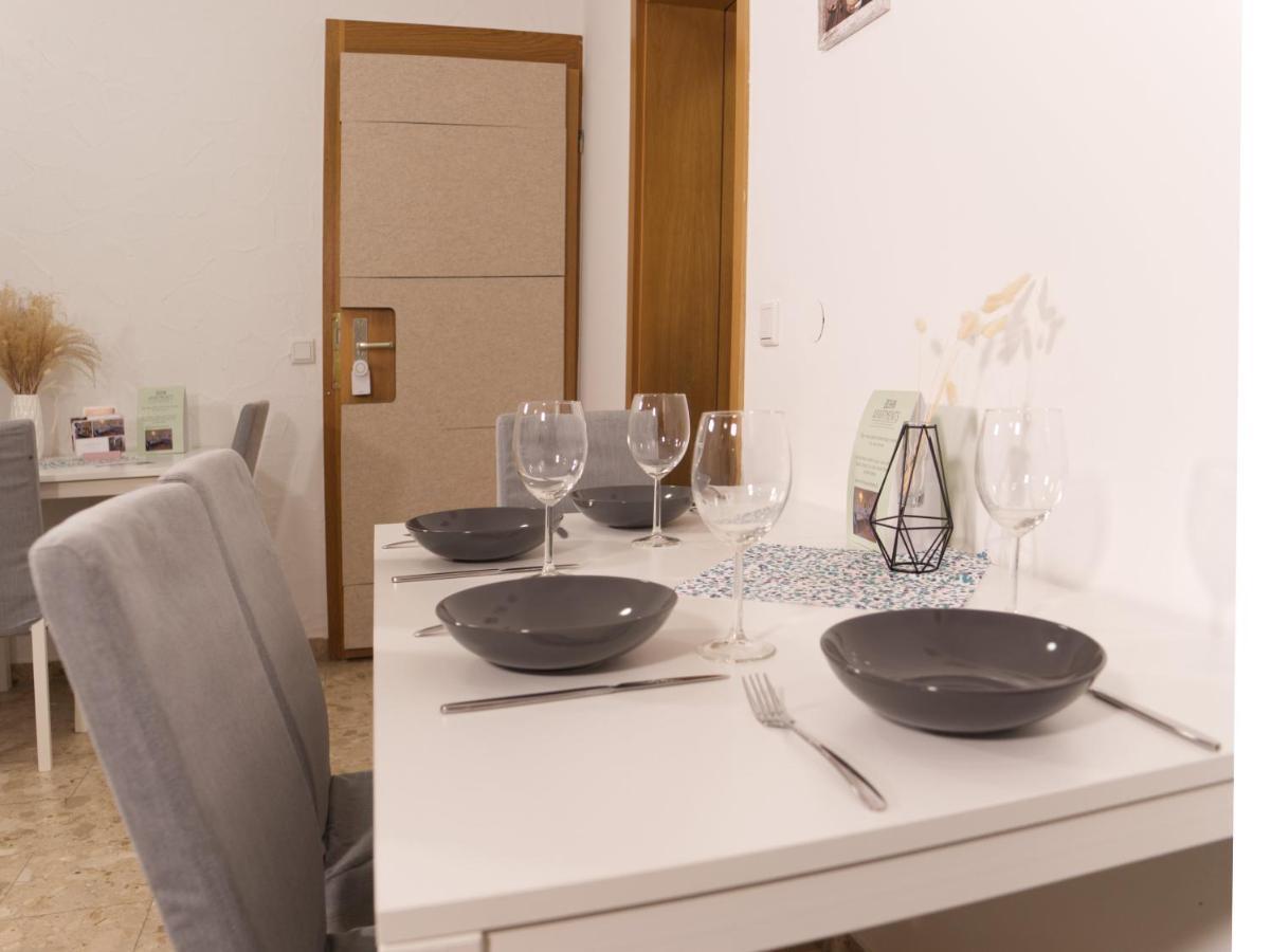 Bohnapartments Elisa - Wohlfuehlapartment Mit 2 Gratis Parkplaetzen Und 3 Schlafzimmern - Wlan - Vollausstattung Erfurt Exterior photo
