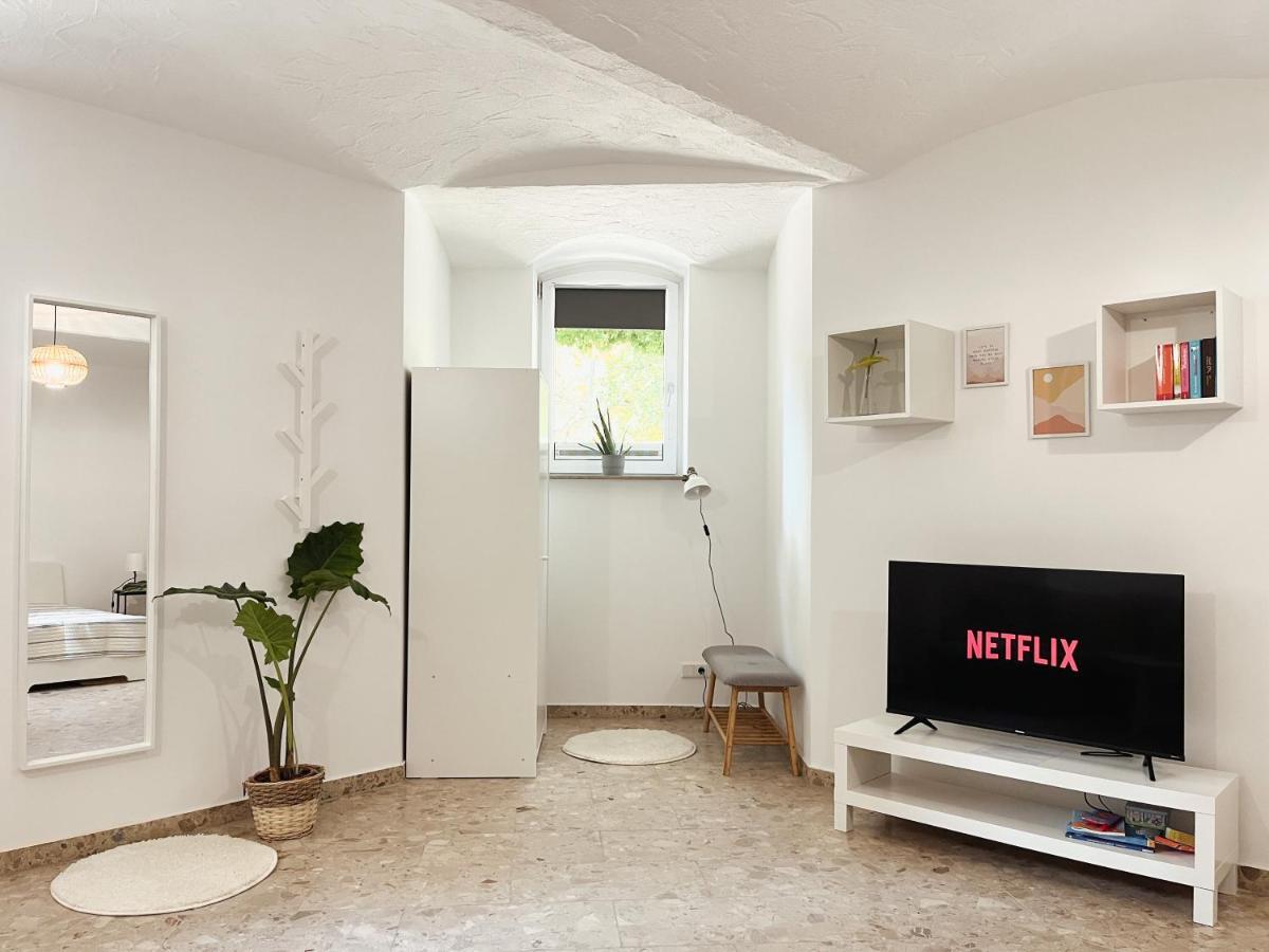 Bohnapartments Elisa - Wohlfuehlapartment Mit 2 Gratis Parkplaetzen Und 3 Schlafzimmern - Wlan - Vollausstattung Erfurt Exterior photo